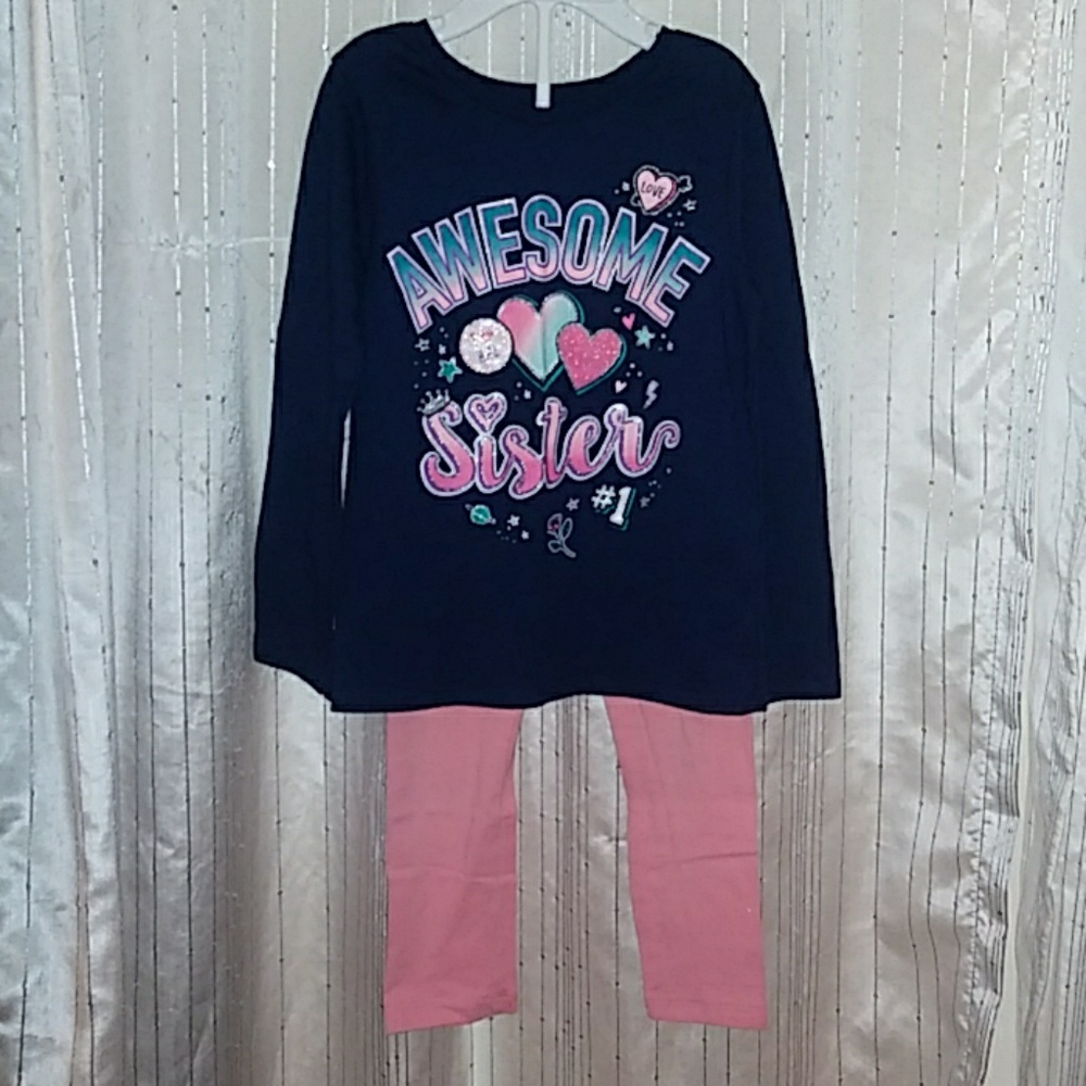 Awesome sister shirt and pink leggings.
